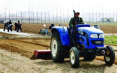 河南遂平县农机局 精细服务备战“三夏” 护航农业丰产丰收